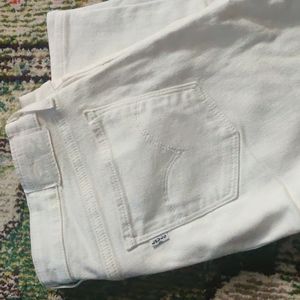 Levi's white jean